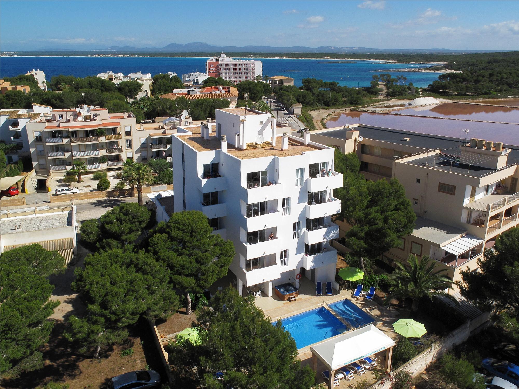 Apartamentos Andreas Colonia de Sant Jordi Bagian luar foto