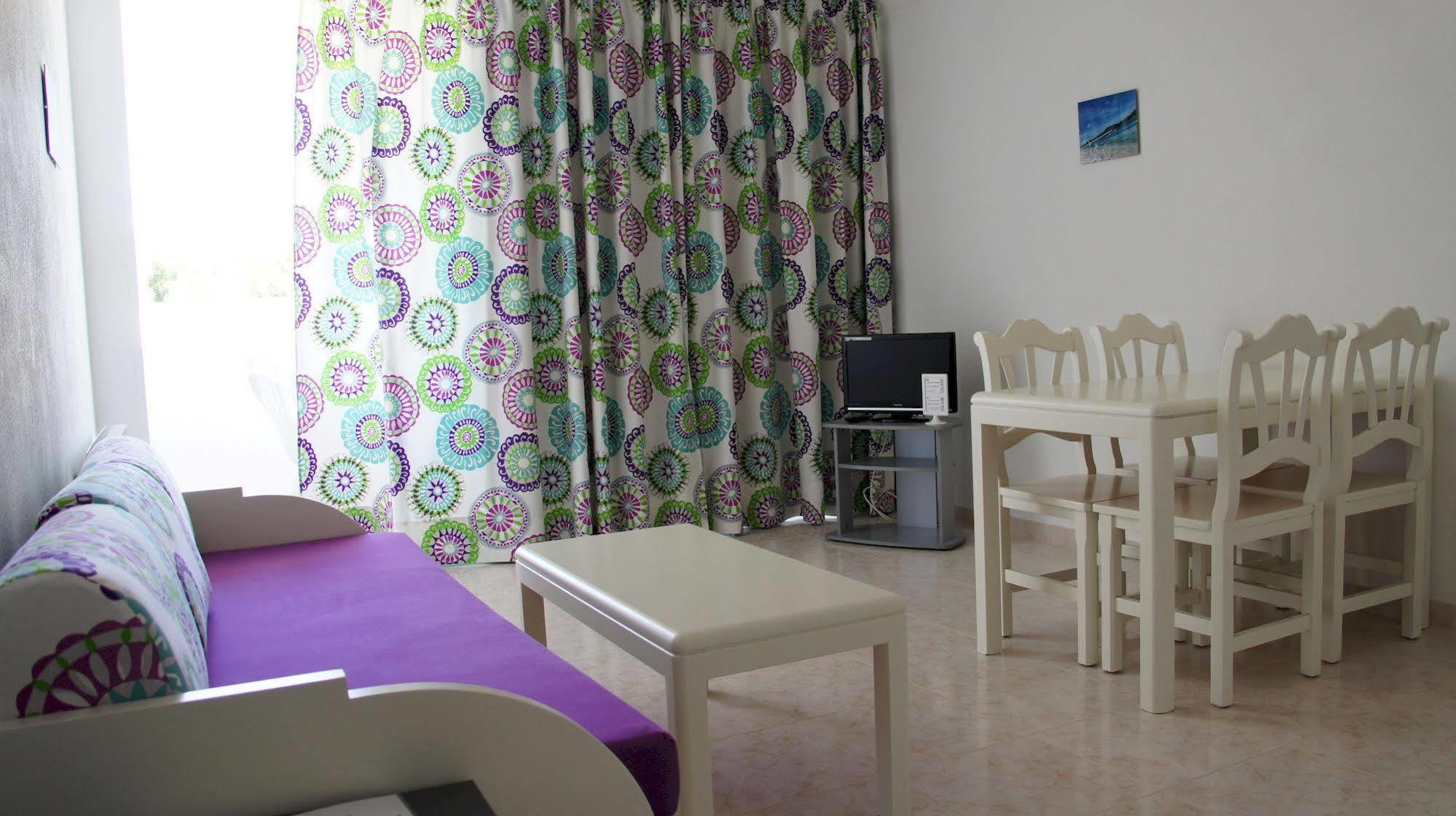 Apartamentos Andreas Colonia de Sant Jordi Bagian luar foto